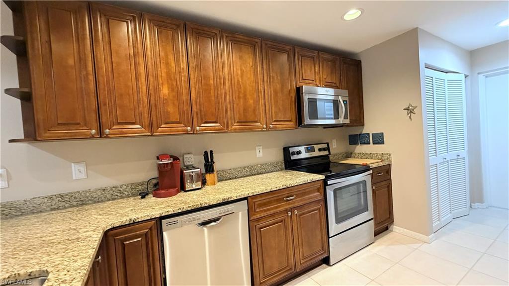 CHAMPION'S GREEN - Residential Lease