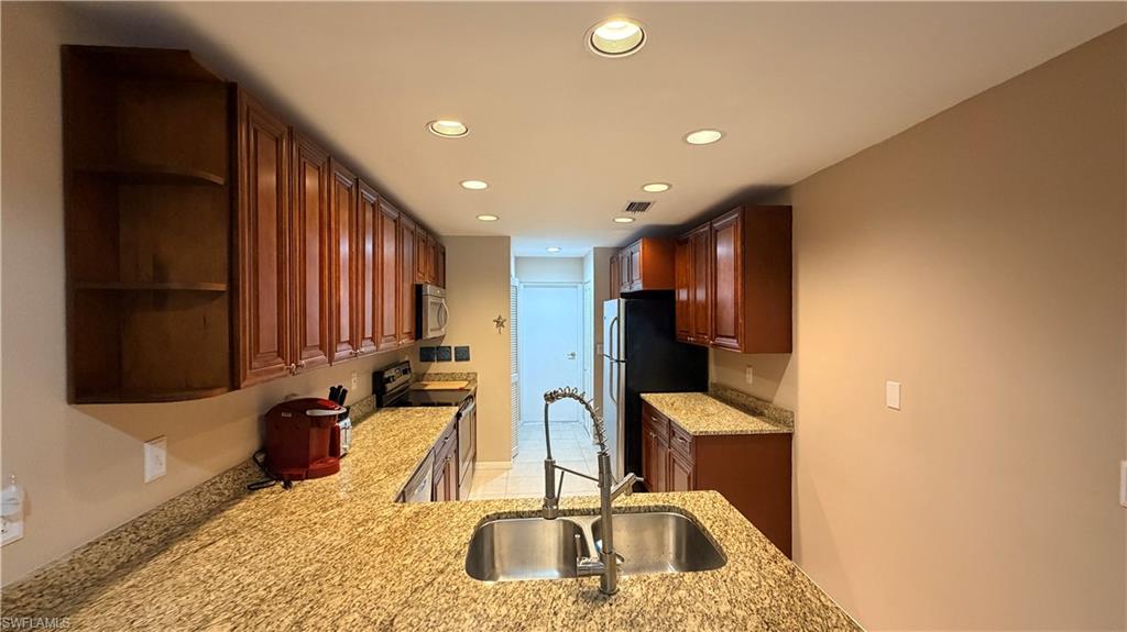CHAMPION'S GREEN - Residential Lease
