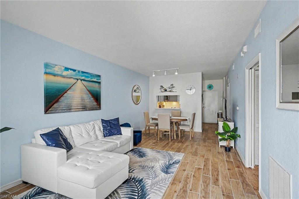 THE COVE AT SIX MILE - Residential