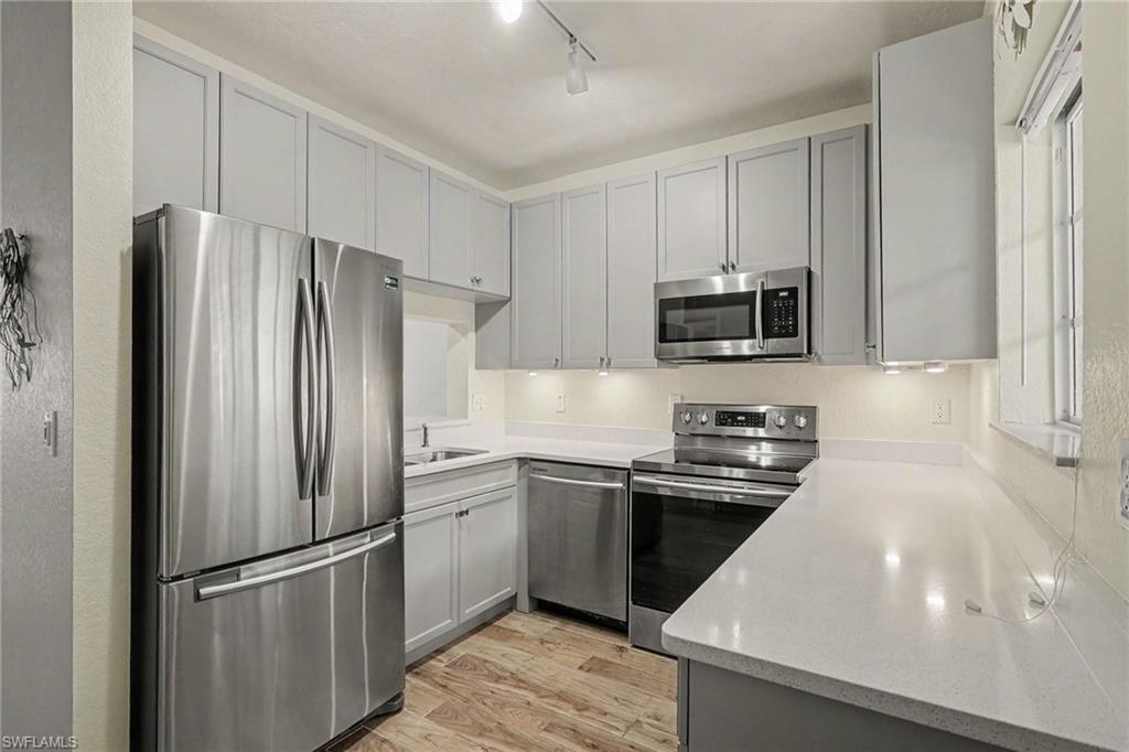THE COVE AT SIX MILE - Residential