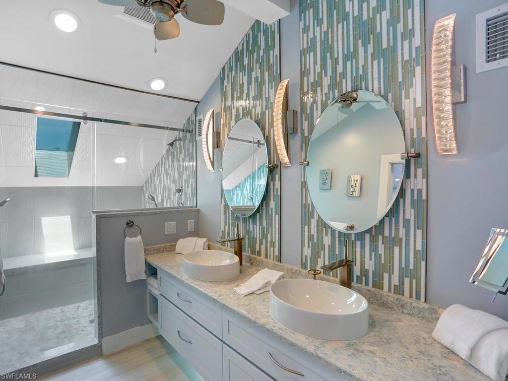 BEACH HOMES - Residential