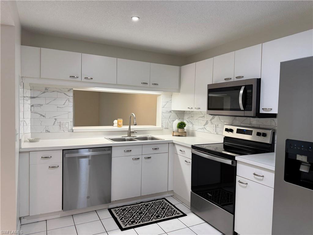 VILLAGES AT EMERALD LAKES - Residential Lease