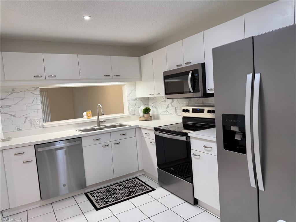 VILLAGES AT EMERALD LAKES - Residential Lease