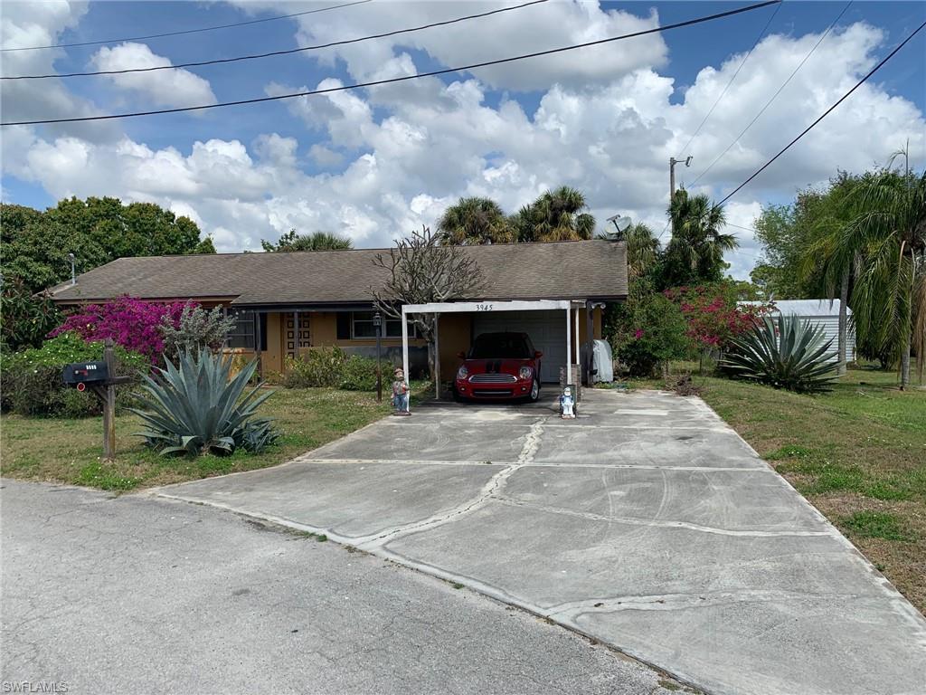 Great starter home or fixer upper!!!!  Located in great area and conveniently located near restaurants and stores.