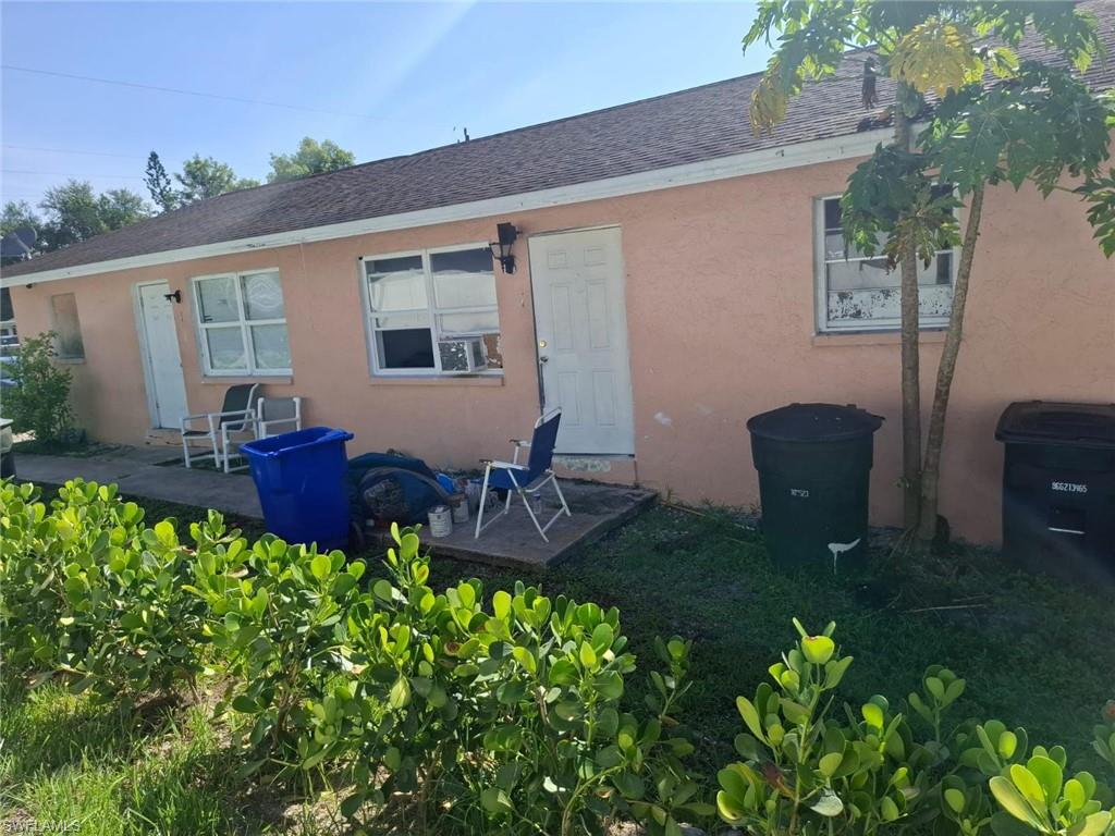 Nice , clean unit with 2 bedrooms and 1 bath in the heart of Fort Myers ready to move in. Home is located near to shopping and minutes to downtown or main highways. Rent is negotiable. Call for more info