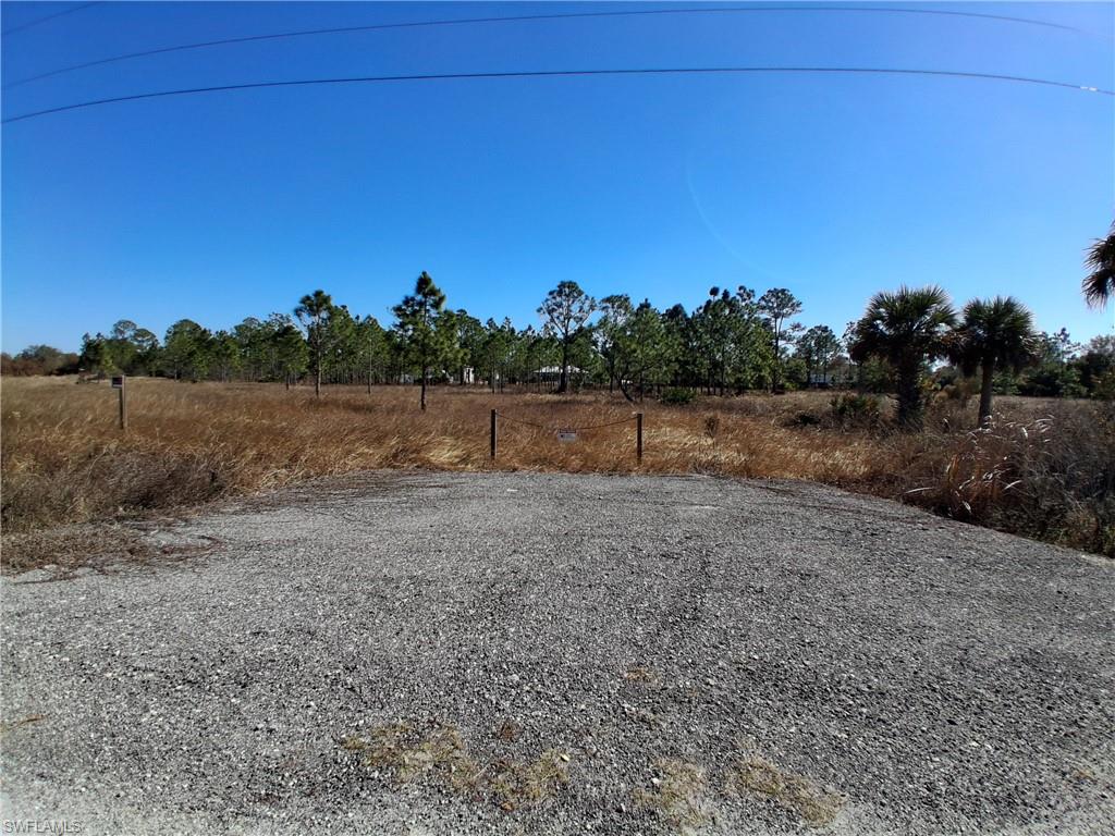 1.25 cleared acres in Montura Ranch Estates for sale. Culvert installed topped with millings. Will need septic and well. Electric nearby. This growing community allows for Single and Double Wide Homes. Modular and Site-Built homes welcome. This is rural community is golf-cart and horse friendly and is only 1.5 hr from each coast. Horses OK. NO city taxes. Make your offer today!