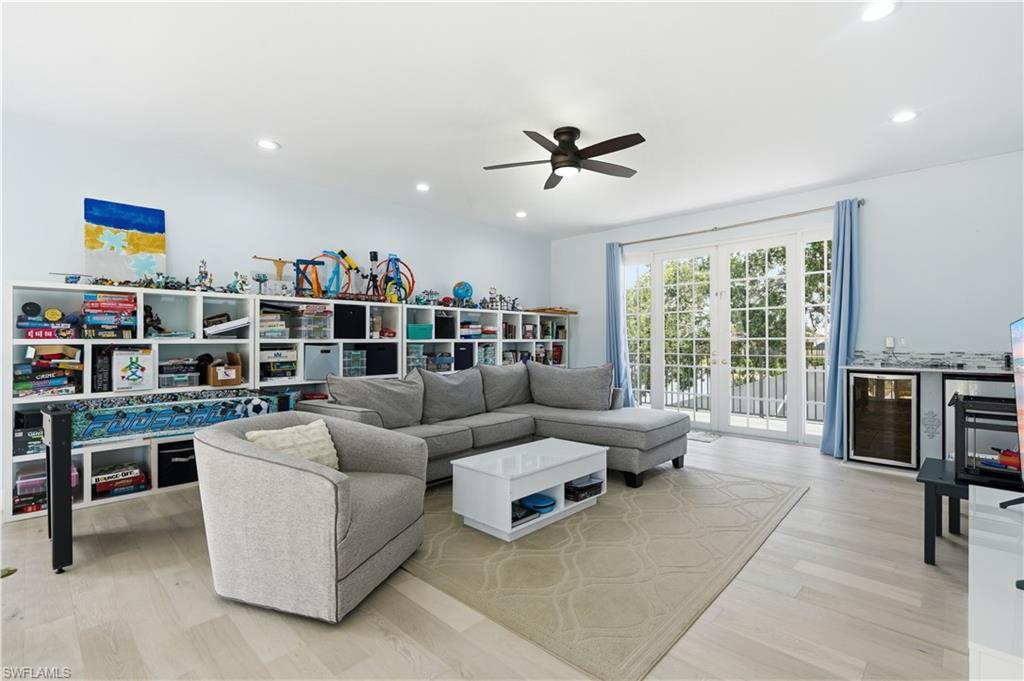 SATURNIA LAKES - Residential