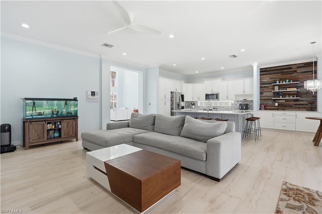 SATURNIA LAKES - Residential