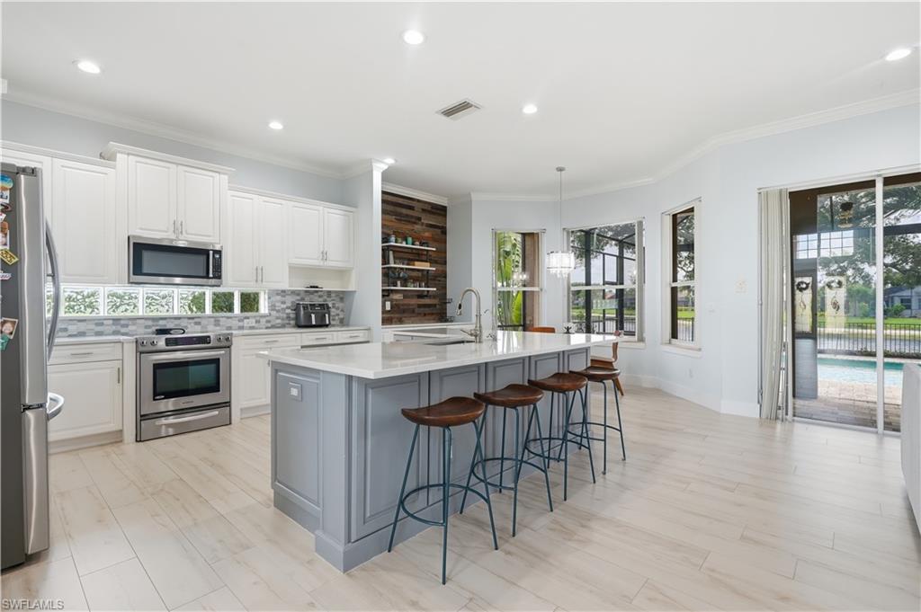 SATURNIA LAKES - Residential