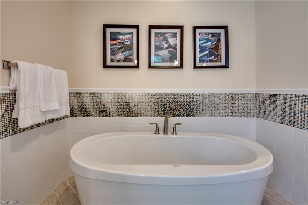 LAGUNA SHORES - Residential