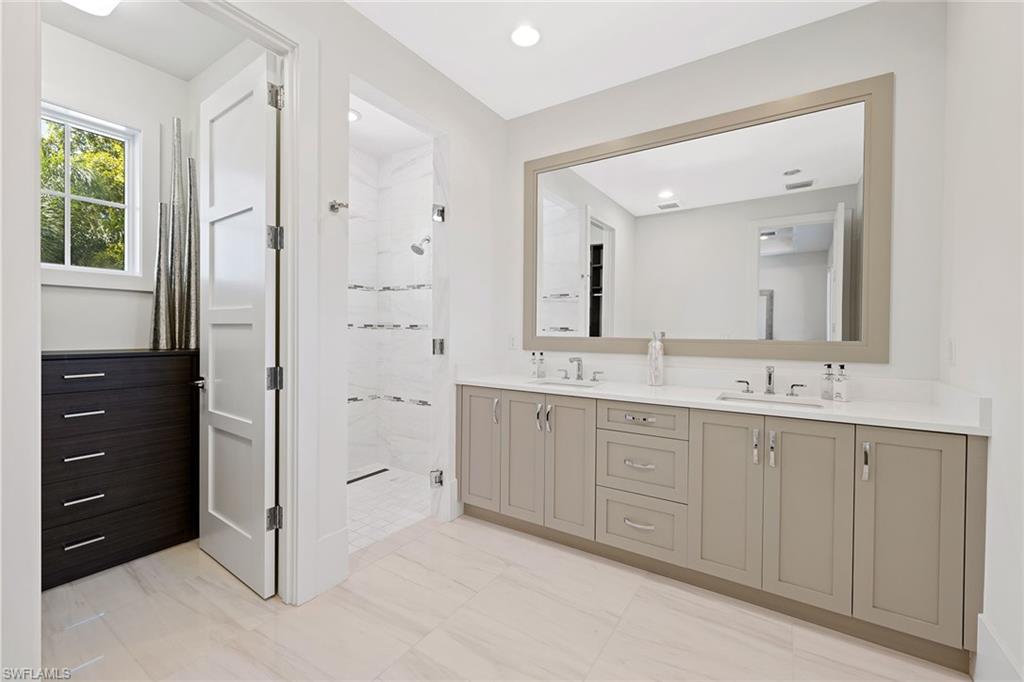 RIDGE LAKE - Residential