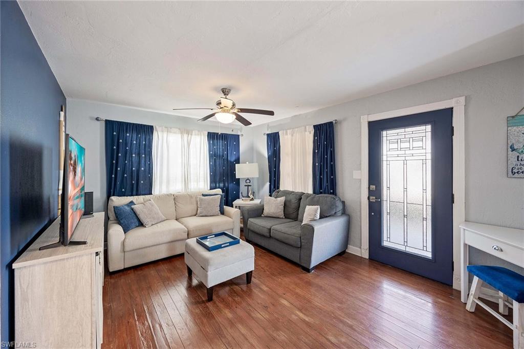 NAPLES PARK - Residential