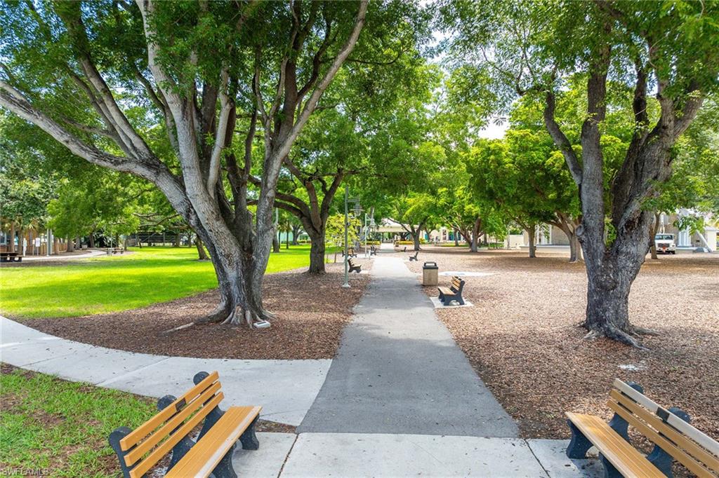 NAPLES PARK - Residential