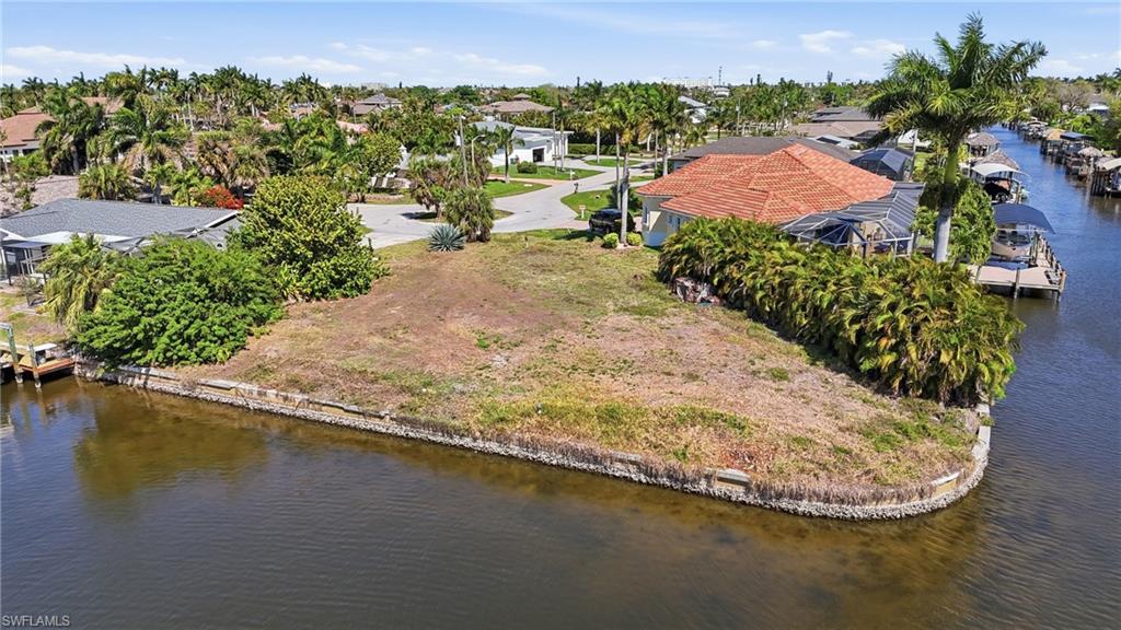 CAPE CORAL - Land