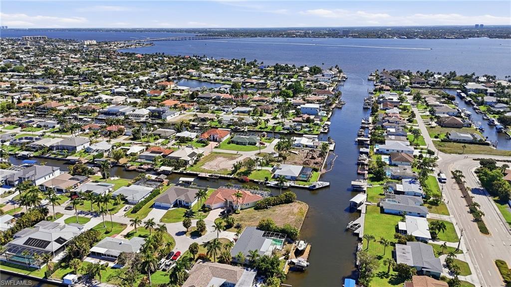CAPE CORAL - Land