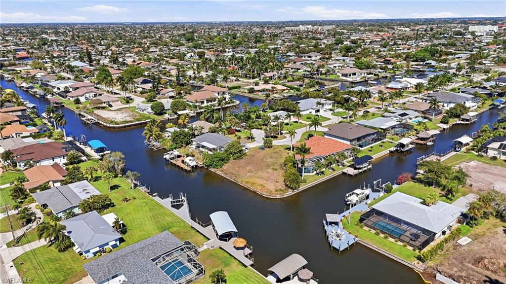 CAPE CORAL - Land