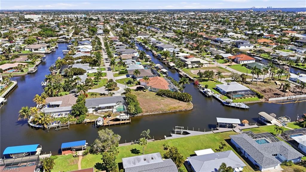 CAPE CORAL - Land