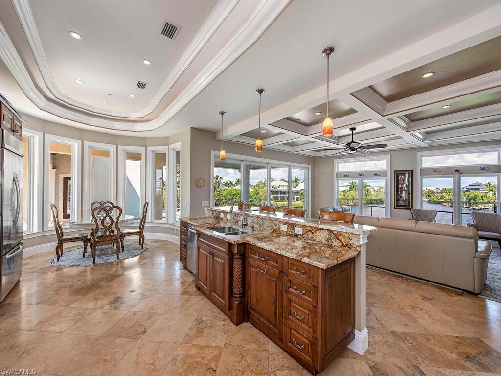 BAREFOOT BEACH - Residential