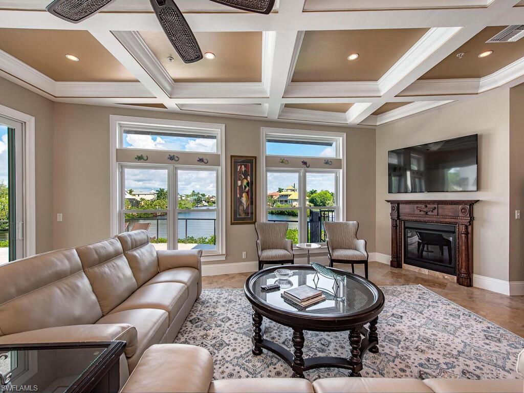 BAREFOOT BEACH - Residential