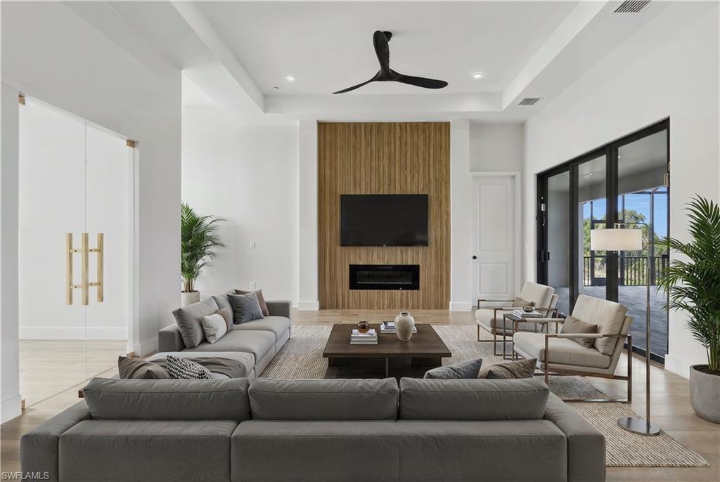 SOUTH GULF COVE - Residential
