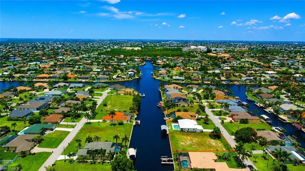 CAPE CORAL - Land