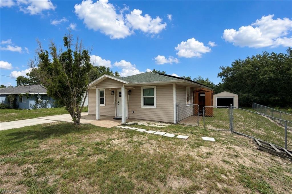 LEHIGH ACRES - Residential