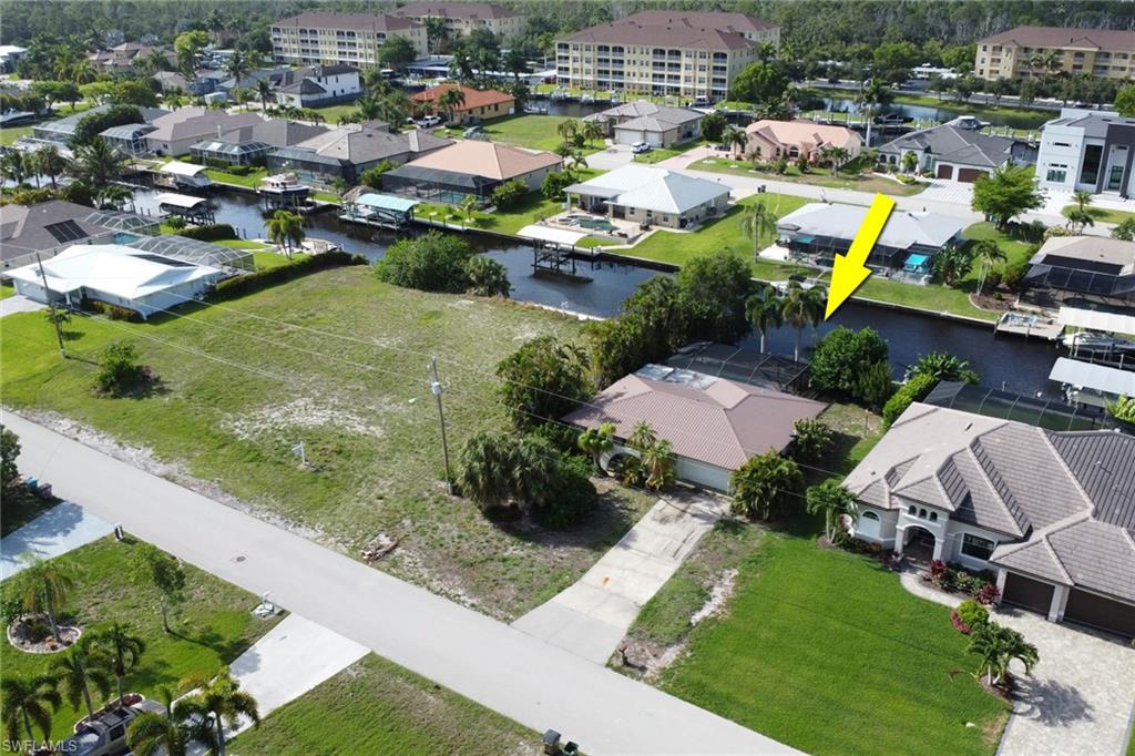 Experience the best of Florida waterfront living in this direct Gulf access home featuring 3 bedrooms and 2 bathrooms in the heart of Cape Coral. Located in a highly desirable, well established neighborhood, this property sits on a wide canal with no bridges or locks, offering quick and scenic passage to open Gulf waters.
Enjoy southern exposure for all day sunshine, perfect for outdoor living and future pool enjoyment. Coral Point Drive is one of Cape Coral’s premier boating corridors.  Close to shopping, restaurants, schools, and Veterans Parkway makes this an ideal location for both full time residents and seasonal boaters.
