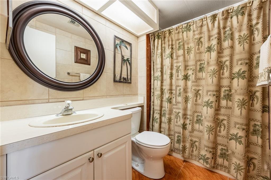 SIX LAKES COUNTRY CLUB - Residential
