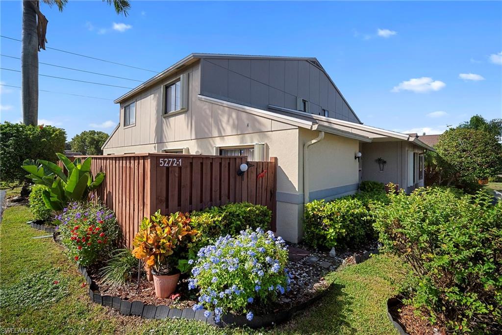 VILLAGE OF CEDARBEND - Residential