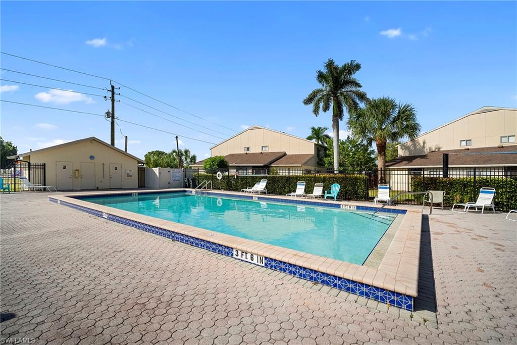 VILLAGE OF CEDARBEND - Residential