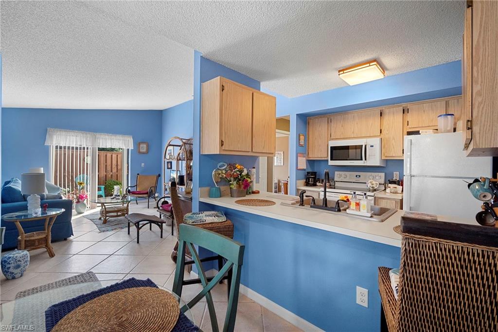 VILLAGE OF CEDARBEND - Residential