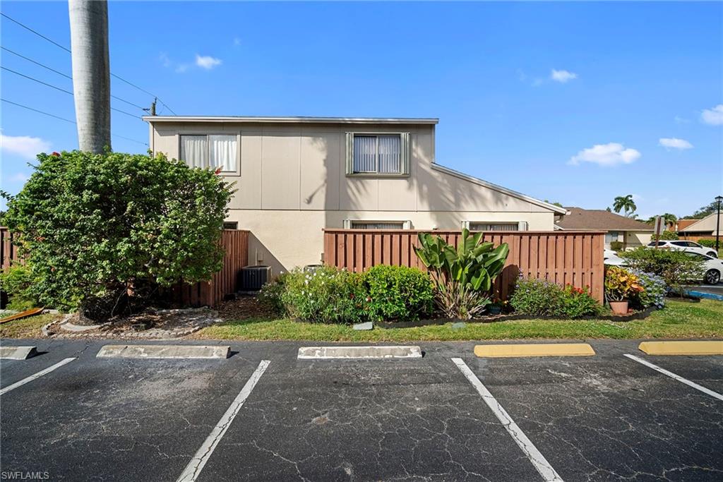 VILLAGE OF CEDARBEND - Residential