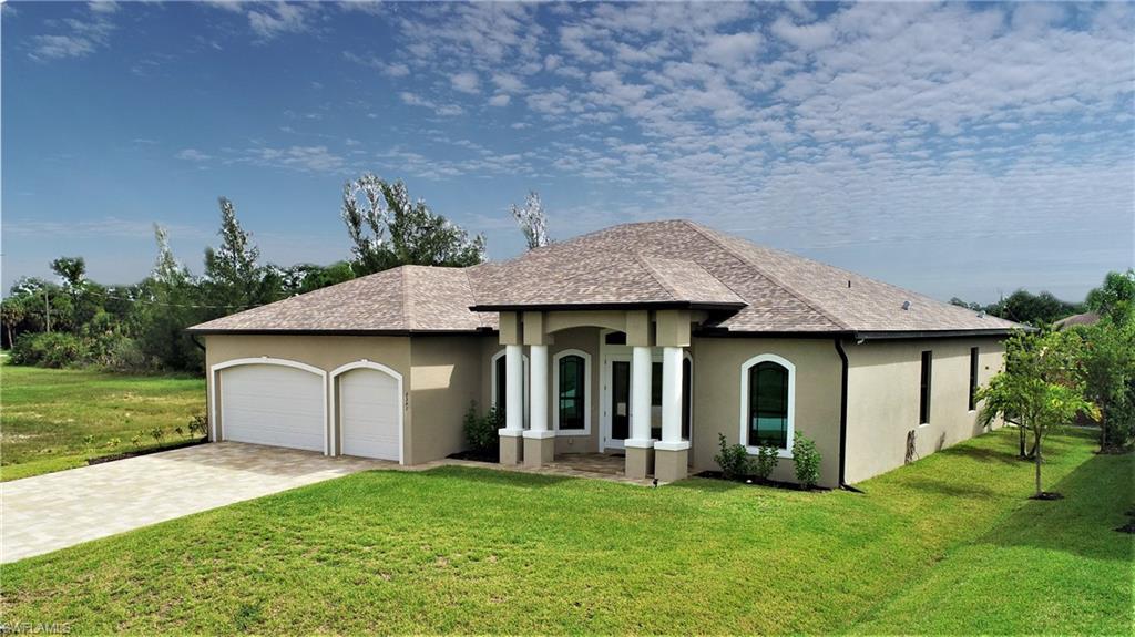 This well built custom home in the N.W. Cape is built on a wide direct access lot with quick access to the gulf. This home offers 3 bedroom 3baths ,one is also a pool bath,open kitchen with top of the line stainless appliances 
 and upgraded granite. Pocket sliders open to large seating area and saltwater pool and expansive views of canal.
Home has many extra features such as full home reverse osmosis water system, hurricane windows,and foam sprayed in attic for strength and energy effeciancy.