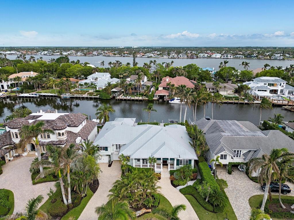 AQUALANE SHORES - Residential