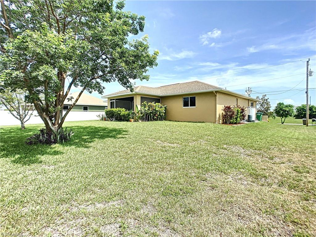 CAPE CORAL - Residential