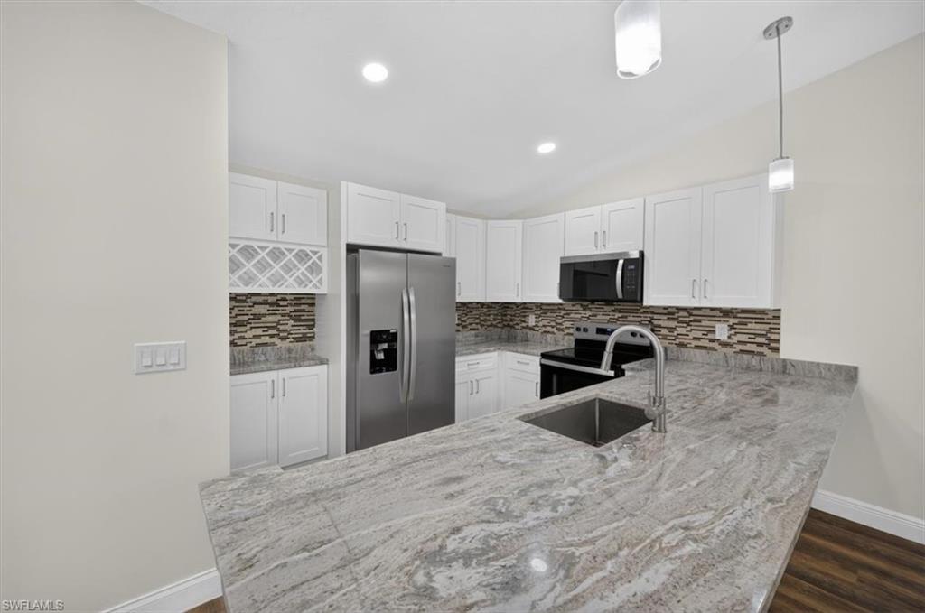ISLAND PARK VILLAGE - Residential
