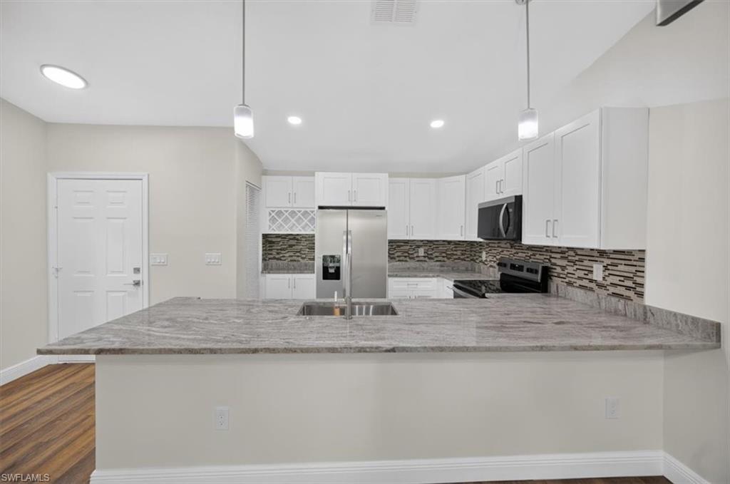 ISLAND PARK VILLAGE - Residential