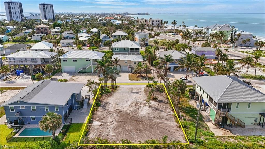 GULF ISLAND MANOR - Land