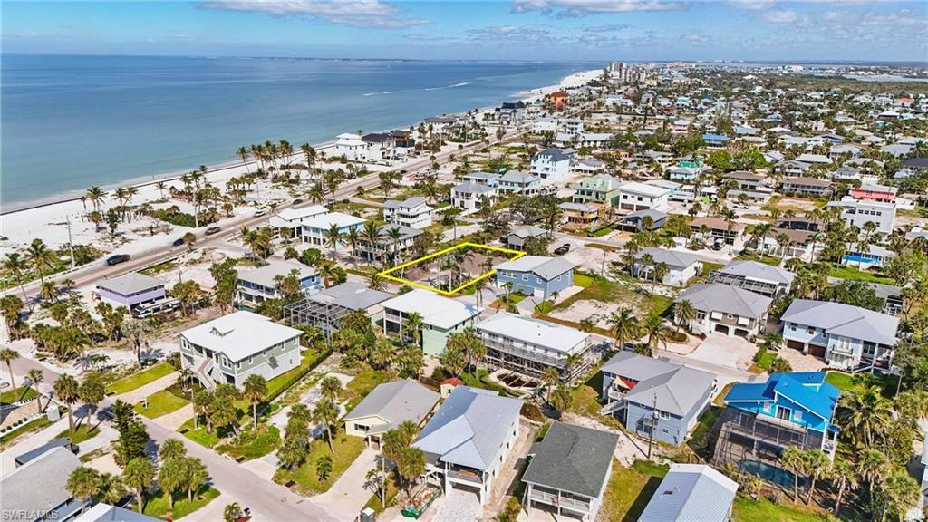 GULF ISLAND MANOR - Land