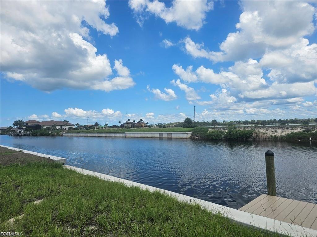 CAPE CORAL - Land