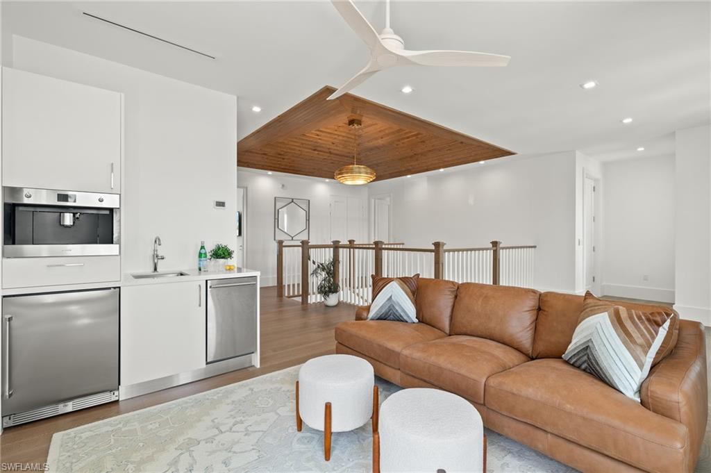 ROYAL HARBOR - Residential