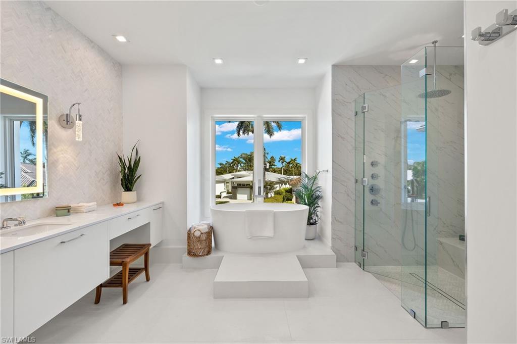 ROYAL HARBOR - Residential