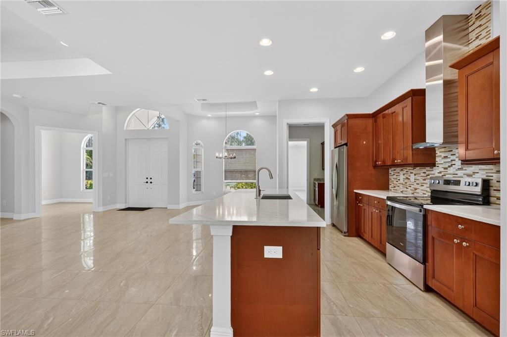 GOLDEN GATE ESTATES - Residential