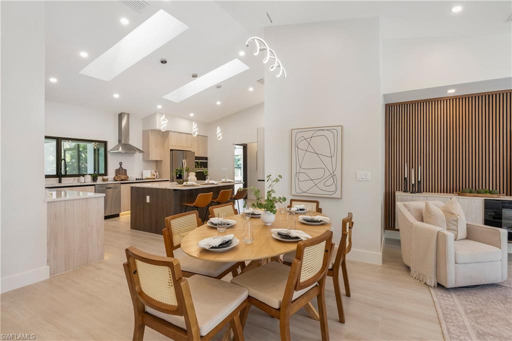 QUEENS PARK AT LAGO VERDE - Residential