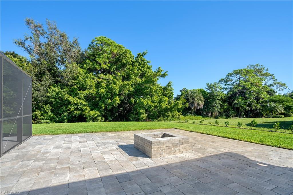 QUEENS PARK AT LAGO VERDE - Residential