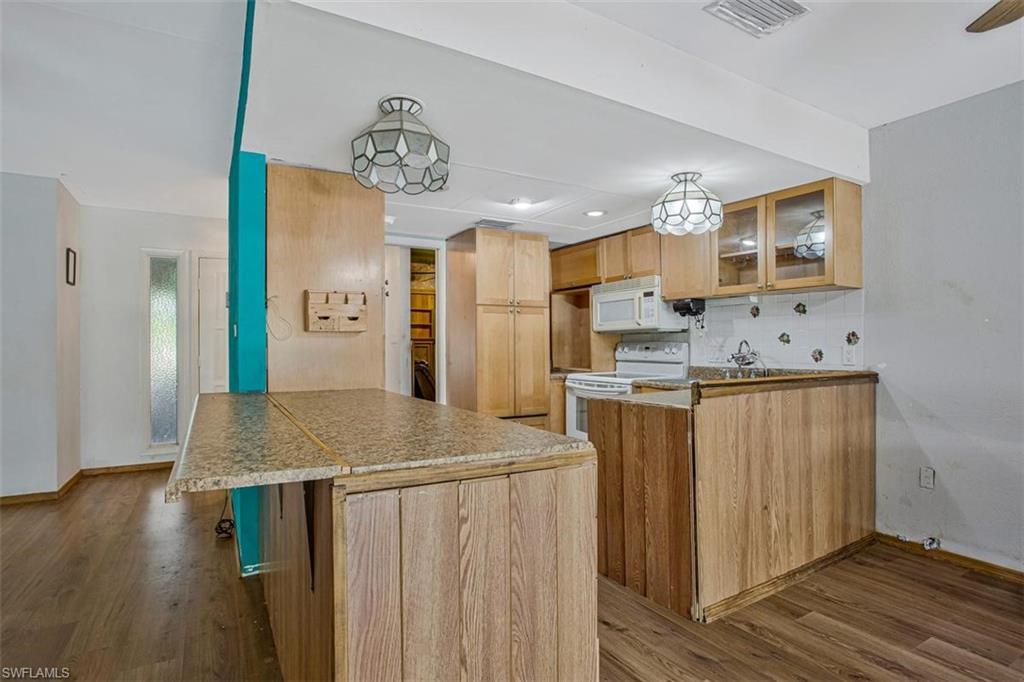 GOLDEN GATE CITY - Residential