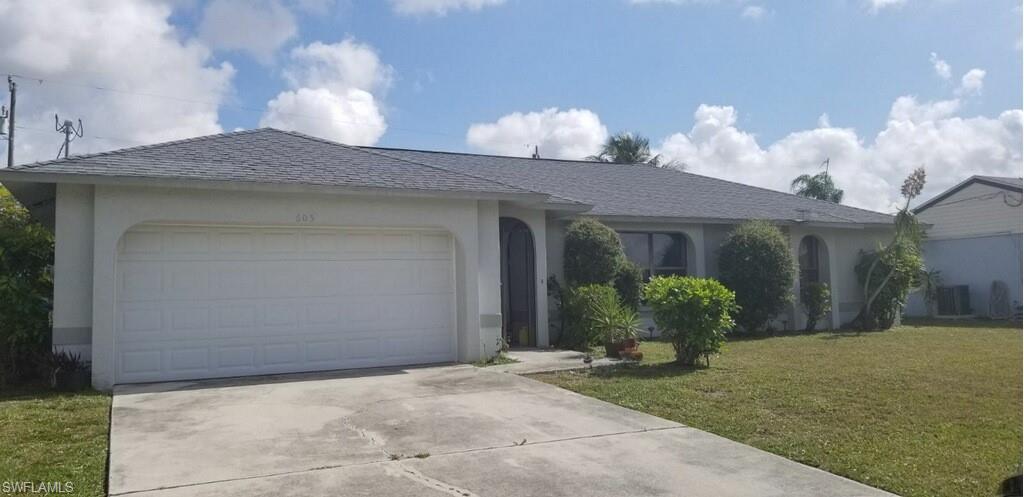 Nice pool house in lovely area  ! Long term tenant has taken good care of this house , house shows very well maintained and clean , Nice layout with good sized rooms , screened in pool , beautiful tile floor ,
 Owner motivated  , Reduced to sell  !     House now vacant , call for Lock box combination