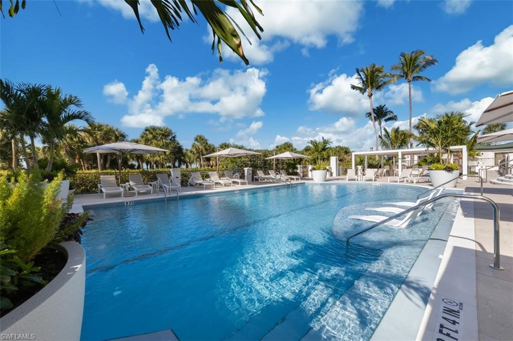 CARLYSLE AT BAY COLONY - Residential