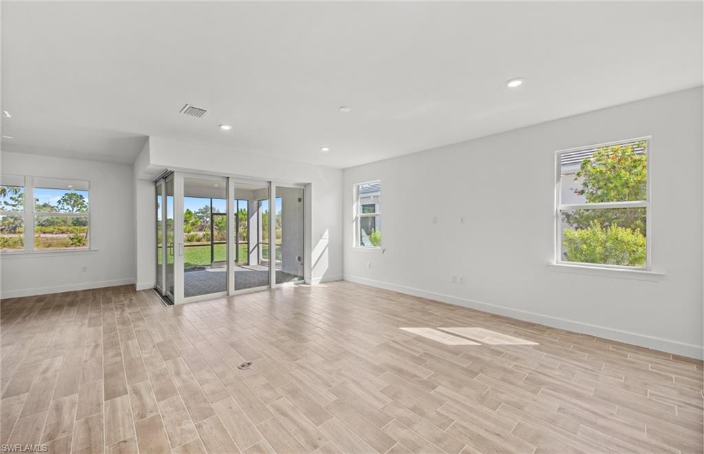 TERRAWALK - Residential