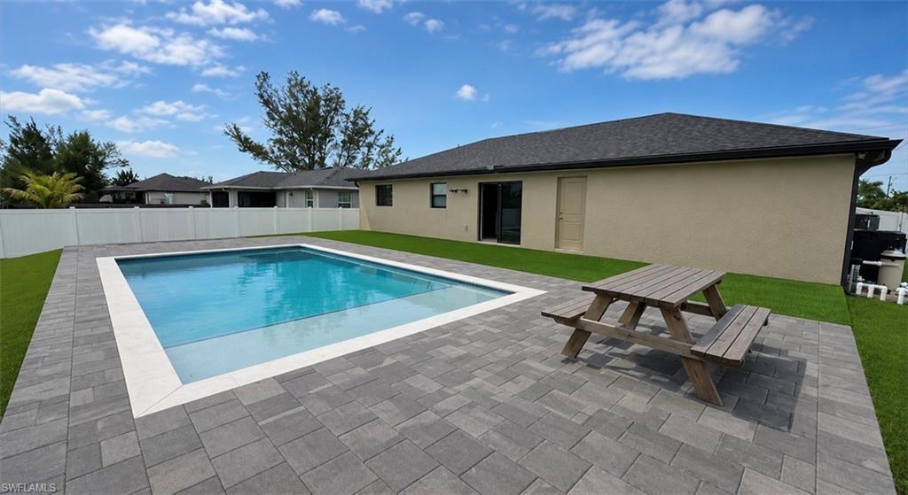 CAPE CORAL - Residential